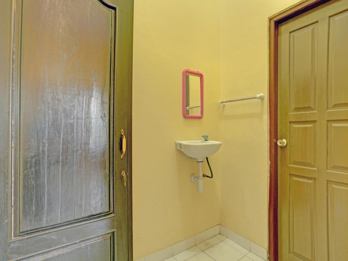 Oyo 3096 Hotel Dewi Warsiki Gilimanuk Exteriör bild